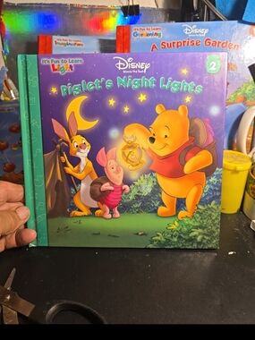 120826 *KIDS* Winnie The Pooh: Piglet’s  Night Lights (2003, Disney Hard Book)